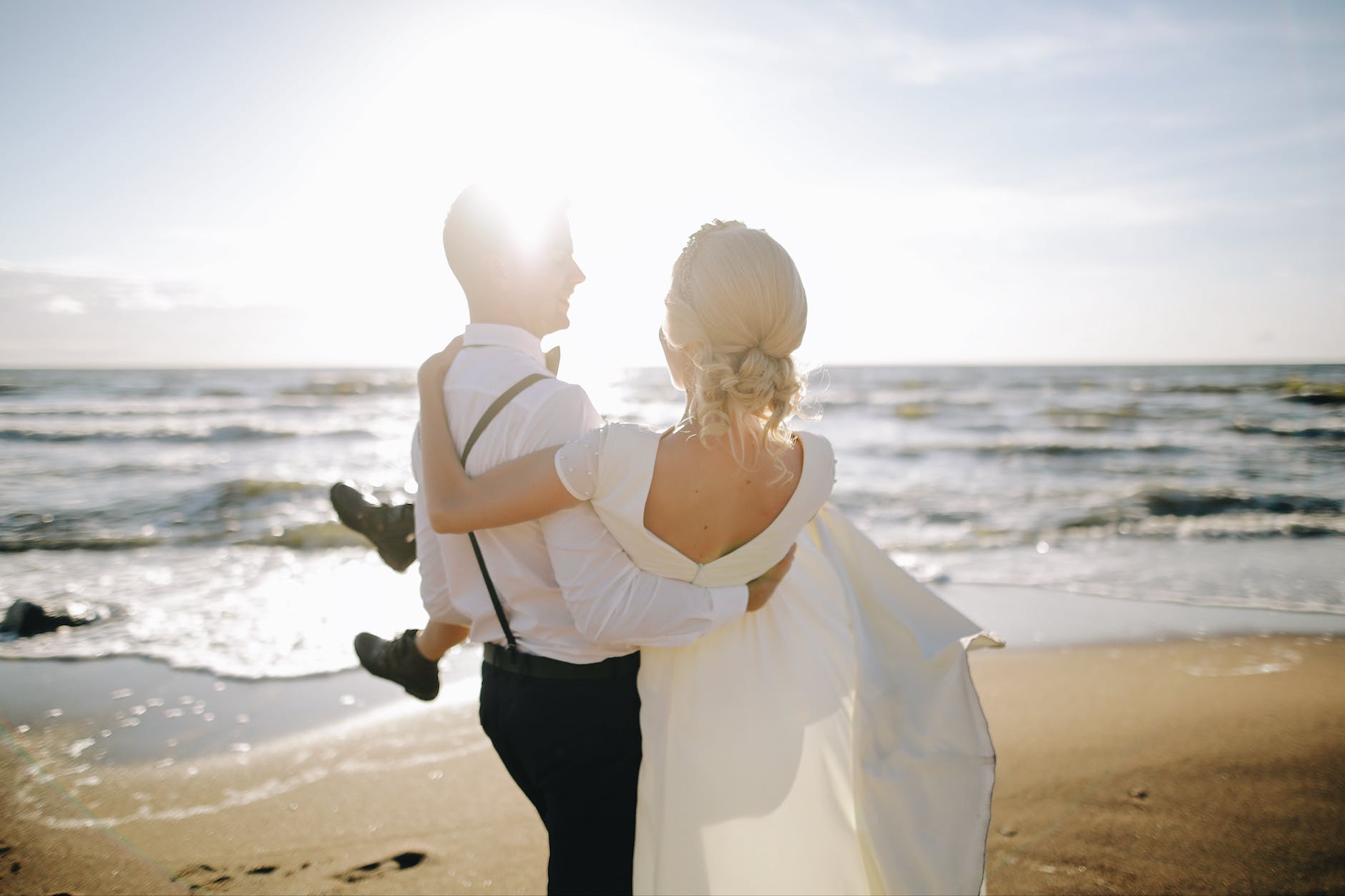 Best Love Songs for Her – A Playlist to Prep You for the Big Day