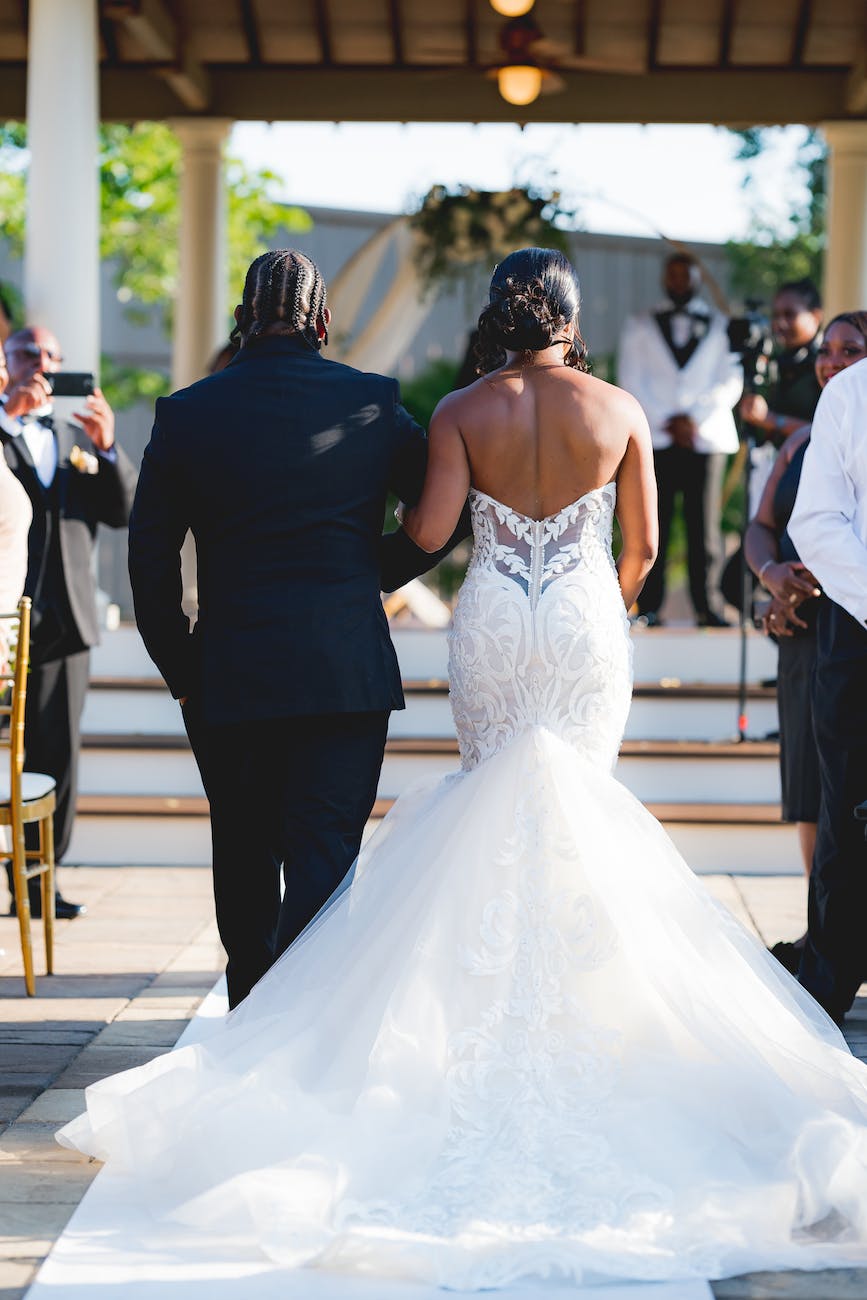 wedding photography of a romantic couple